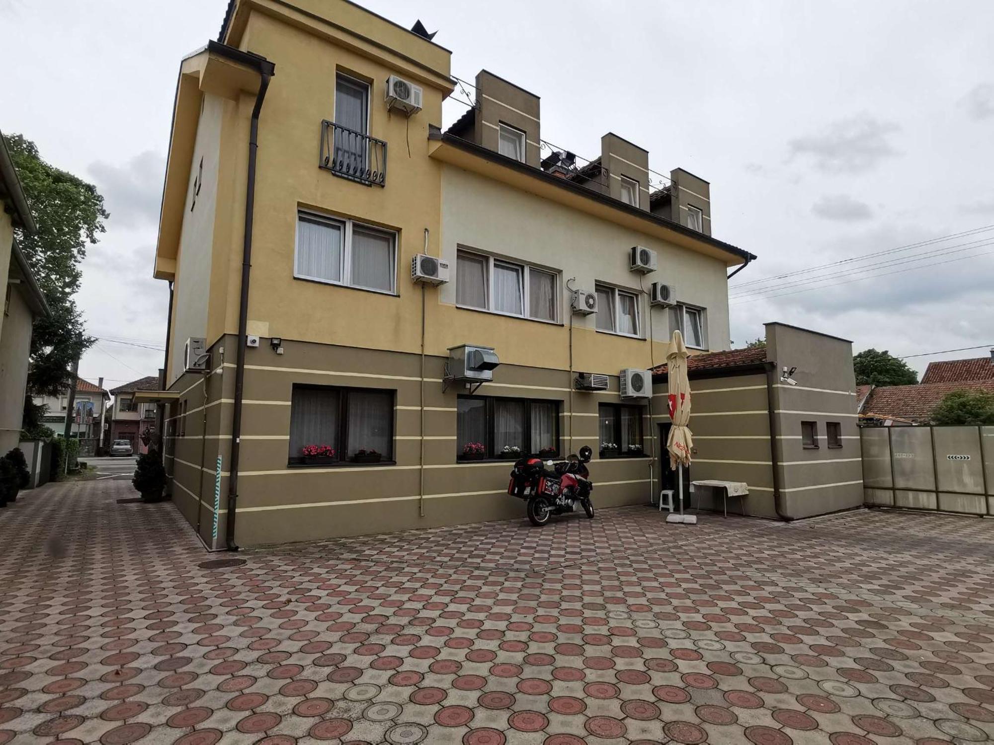 Hotel Vila Sunce Stara Pazova Exteriér fotografie