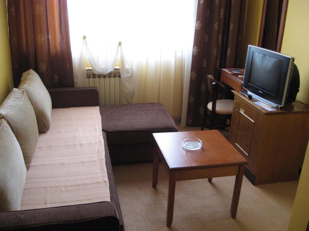 Hotel Vila Sunce Stara Pazova Pokoj fotografie