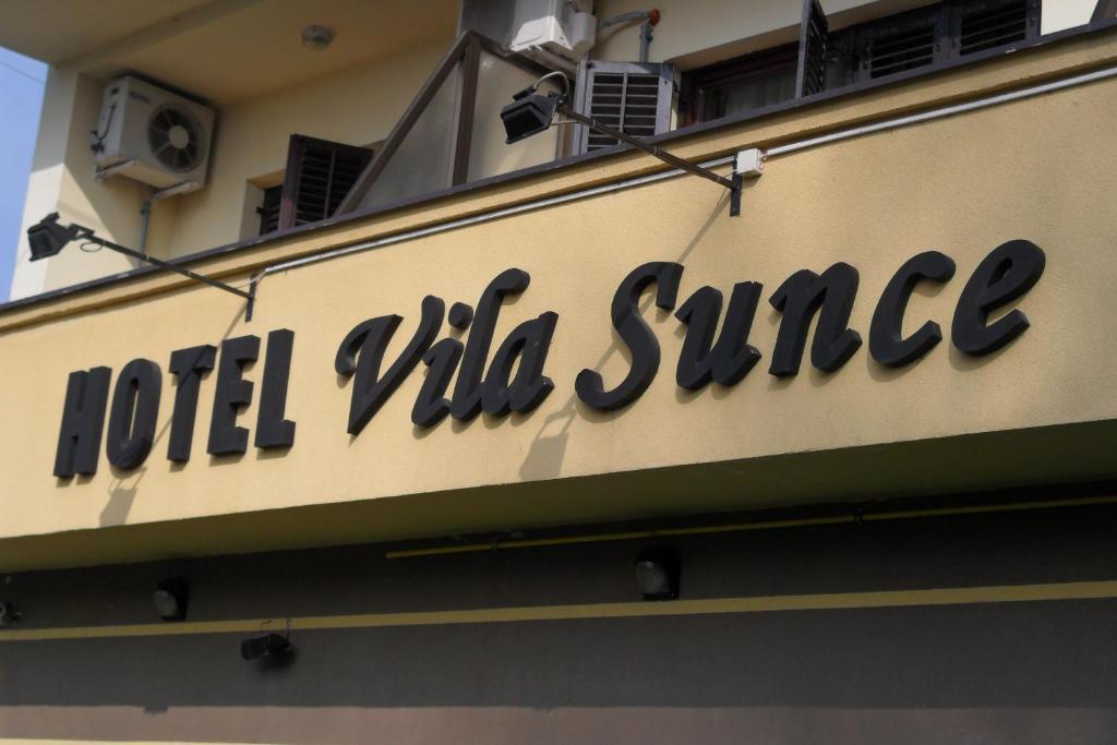 Hotel Vila Sunce Stara Pazova Exteriér fotografie