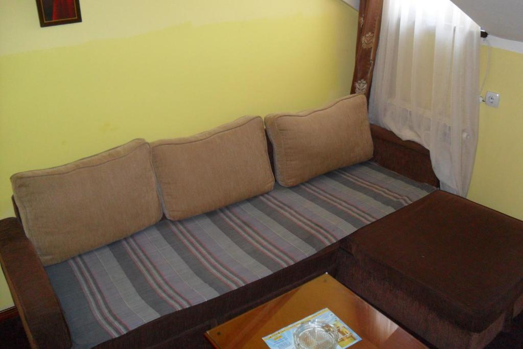 Hotel Vila Sunce Stara Pazova Pokoj fotografie